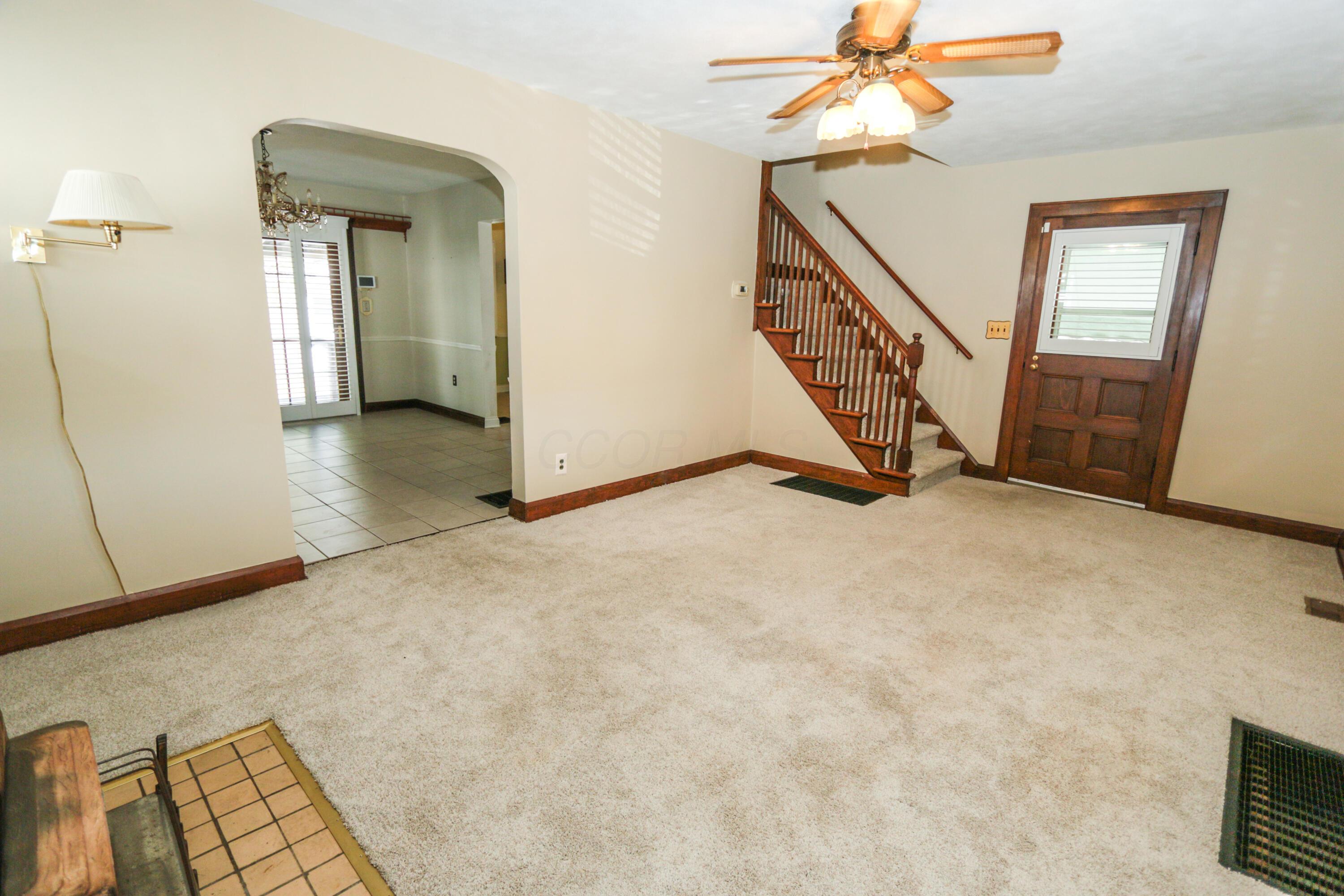 148 Demorest Road Columbus, OH 43204 - Photo 6 of 44 148 Demorest Ave-2
