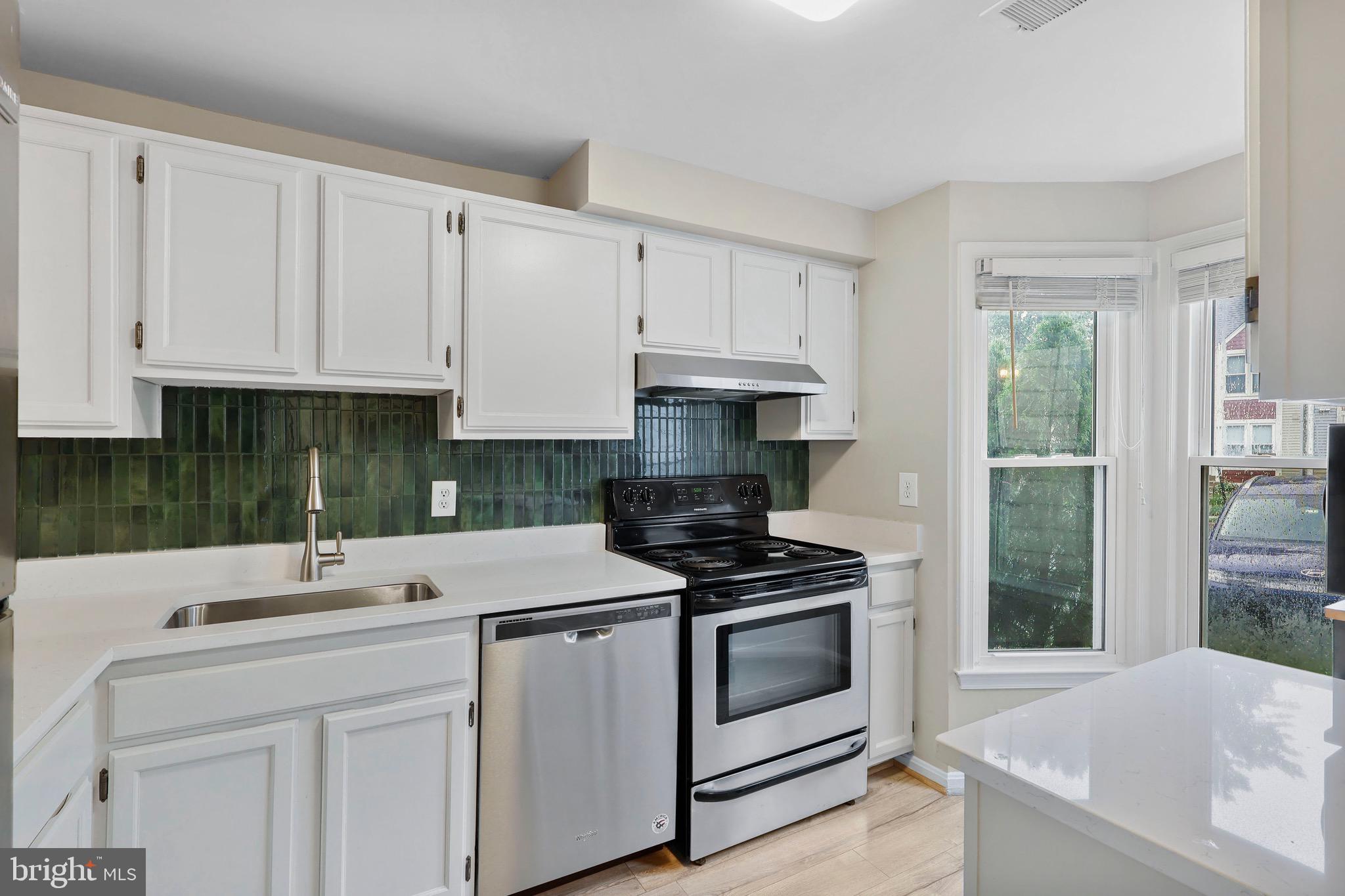 2137 Whisper Way Reston, VA 20191 - Photo 5 of 32