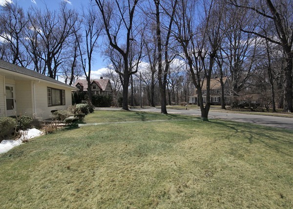 65 Shefford Street Springfield, MA 01107 - Photo 3 of 20 Gallery Image 3