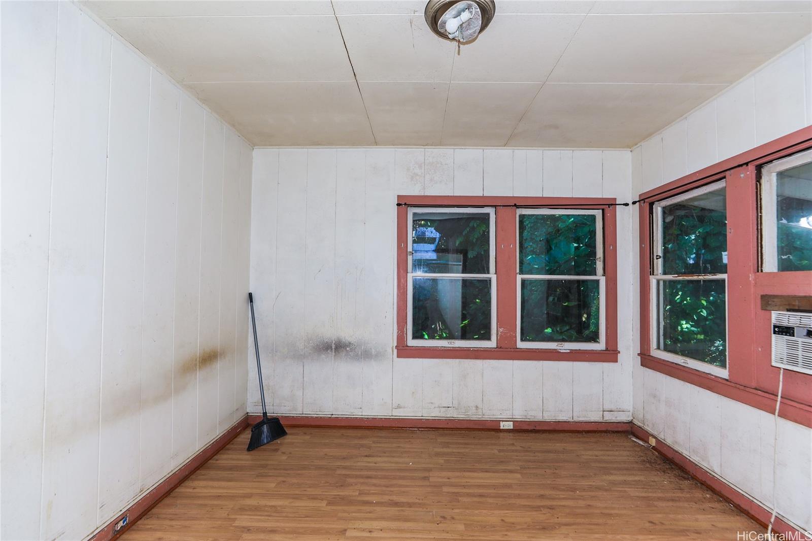 47-270 Ahuimanu Road Kaneohe, HI 96744 - Photo 9 of 25 a view of an empty room with a window