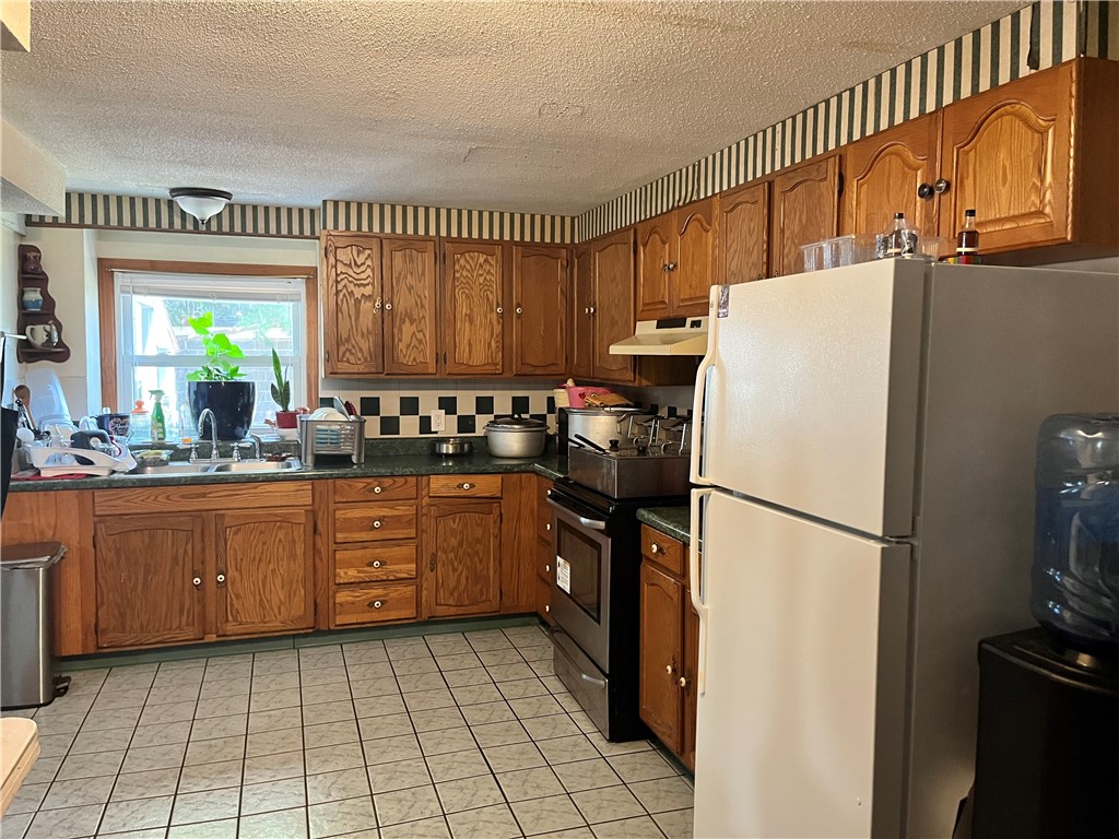 135 Perry Street Central Falls, RI 02863 - Photo 14 of 23