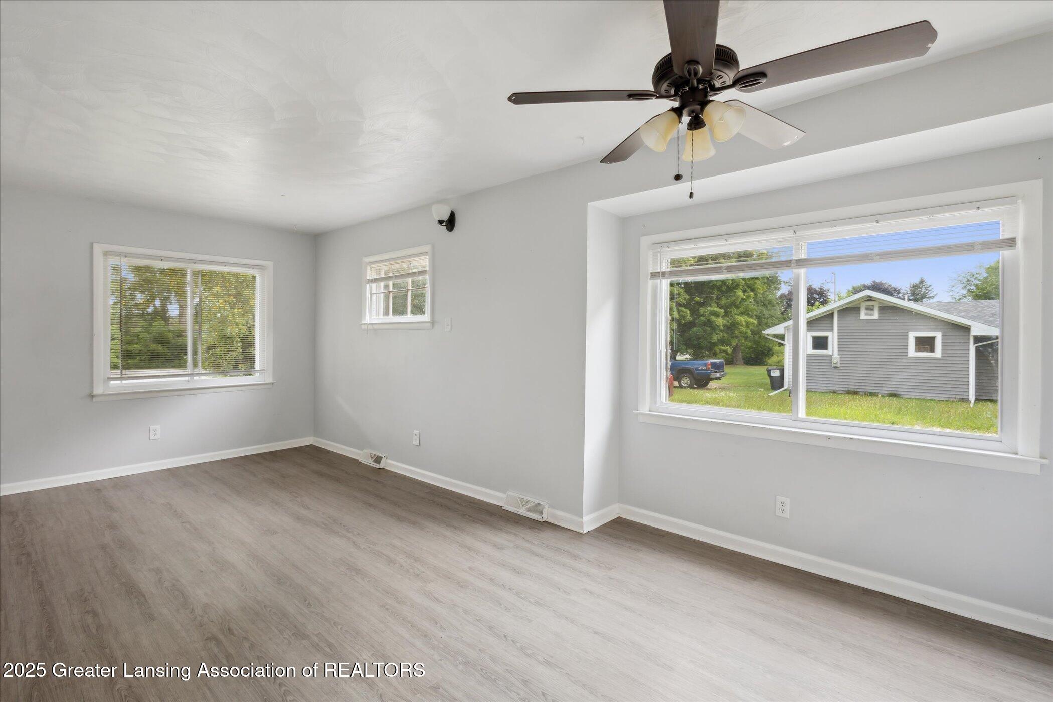 6050 South Waverly Road Lansing, MI 48911 - Photo 8 of 40 11-6050-S-Waverly-Rd-Lansing-MI-48911-Wi