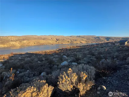 $129,000 | 6 Boulder Loop, Pateros, WA 98846