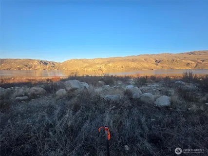 $129,000 | 6 Boulder Loop, Pateros, WA 98846