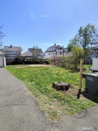 $179,900 | 304 Pixlee Place, Bridgeport, CT 06610