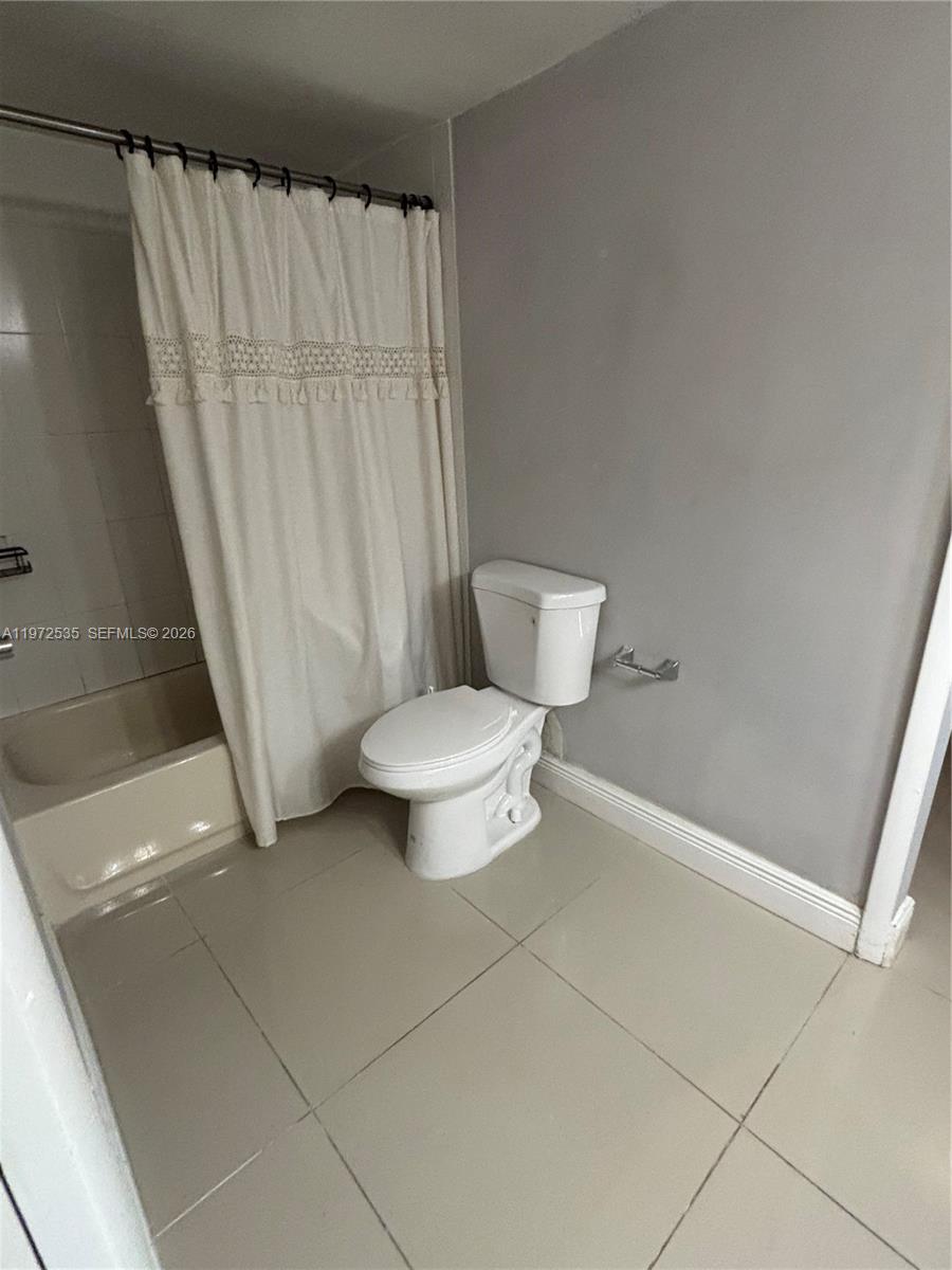 400 Commodore Drive, Unit 107 Plantation, FL 33325 - Photo 2 of 12