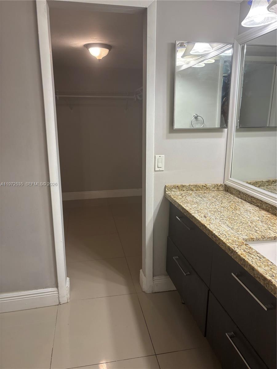 400 Commodore Drive, Unit 107 Plantation, FL 33325 - Photo 5 of 12