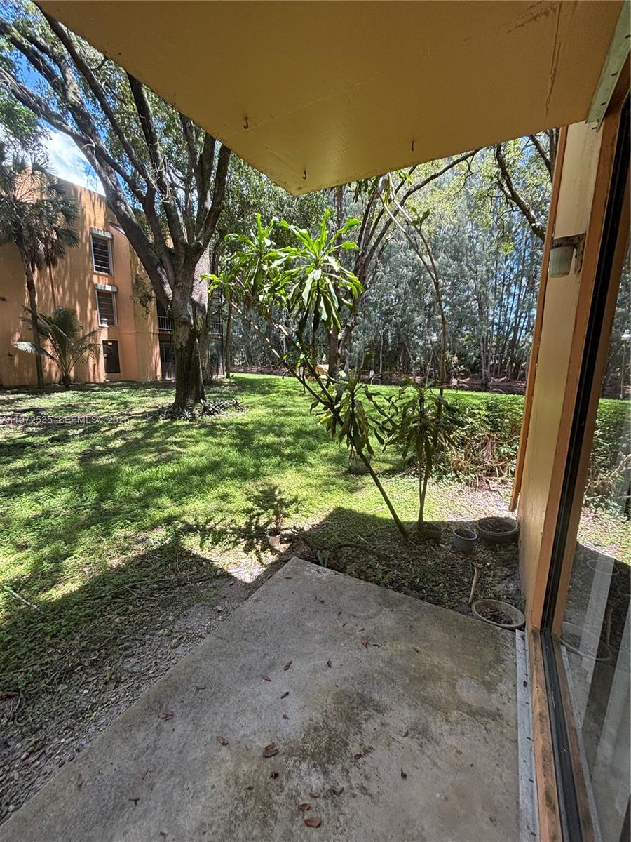 400 Commodore Drive, Unit 107 Plantation, FL 33325 - Photo 6 of 12