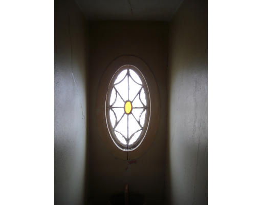 47 Beach Road Gloucester, MA 01930 - Photo 8 of 9 a close up of a mirror of a bathroom