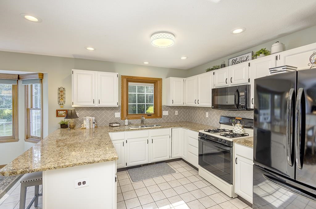 3651 Sherbrooke Road Rockford, IL 61114 - Photo 3 of 32 Gallery Image 3