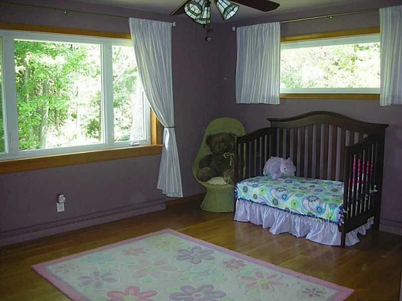 473 Perrymont Road Pittsburgh, PA 15237 - Photo 11 of 25 Bedroom. One view of the 2nd bedroom when furnished.