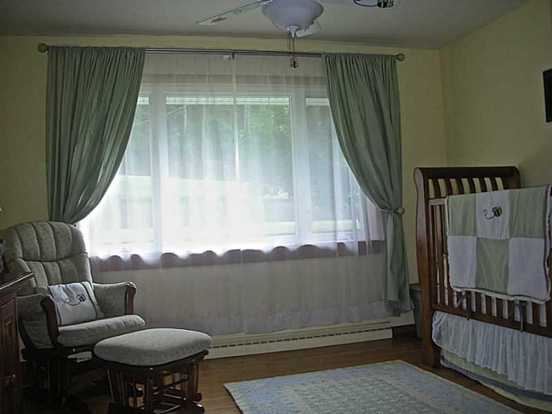 473 Perrymont Road Pittsburgh, PA 15237 - Photo 14 of 25 Bedroom. The 3rd bedroom when furnished.