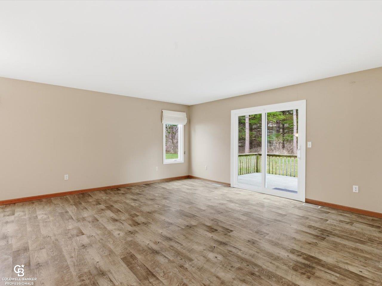 7262 Lakeshore Road Lakeport, MI 48059 - Photo 16 of 55