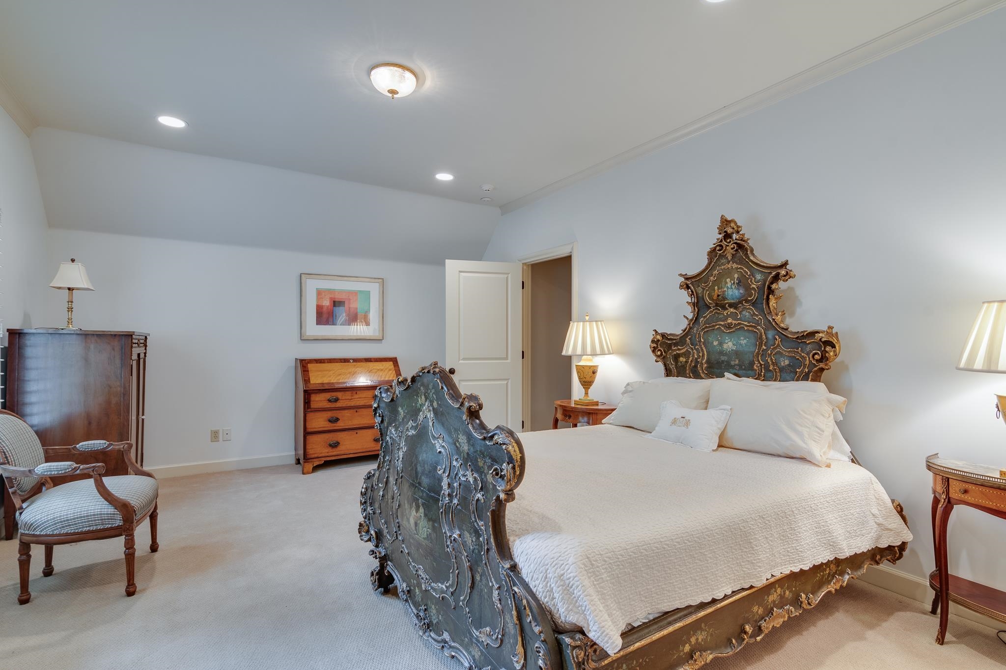 4865 Roane Road Memphis, TN 38117 - Photo 30 of 39 a bedroom with bed and a couch