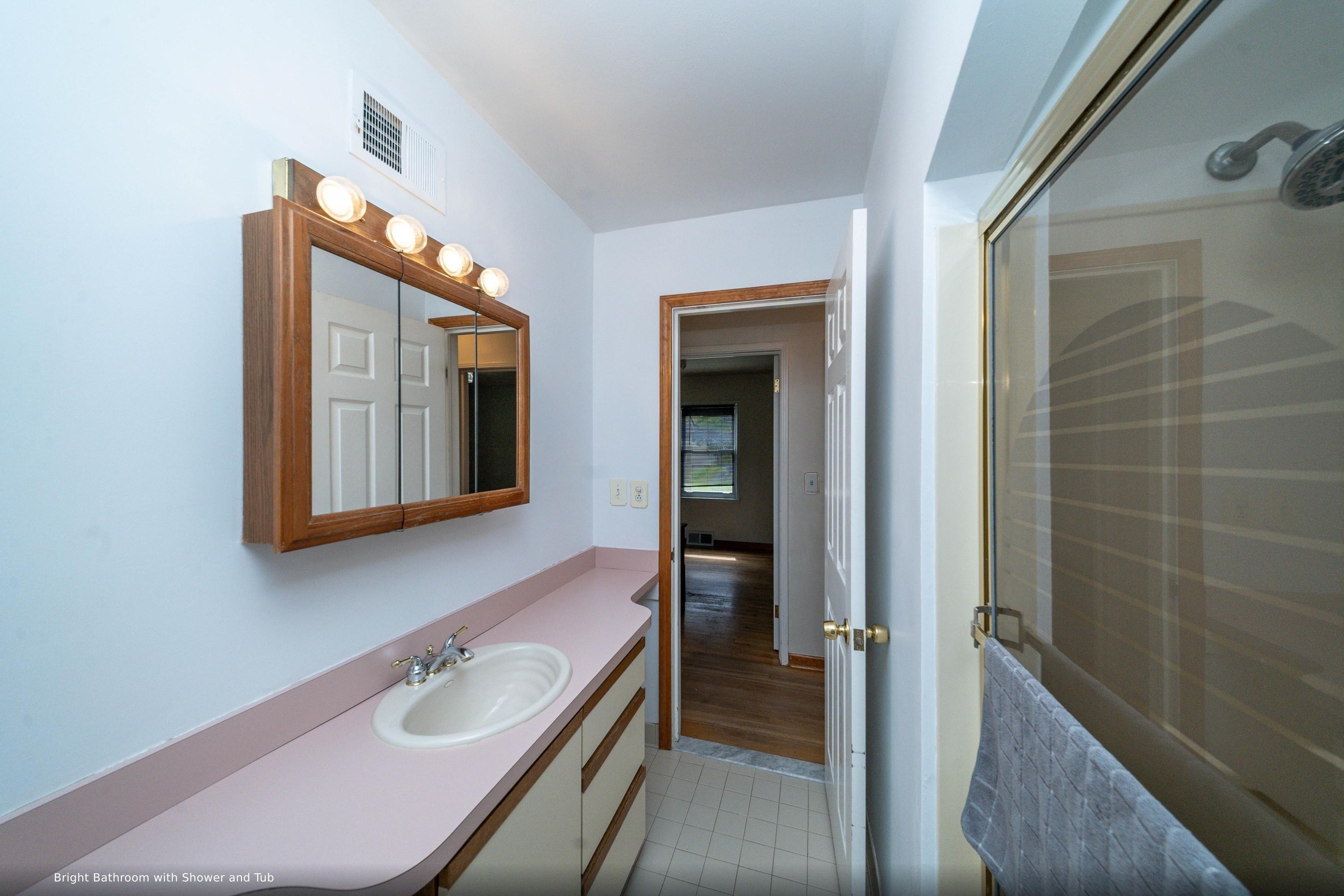 14521 Merriman Road Livonia, MI 48154 - Photo 23 of 33 livonia-mi-bathroom-6