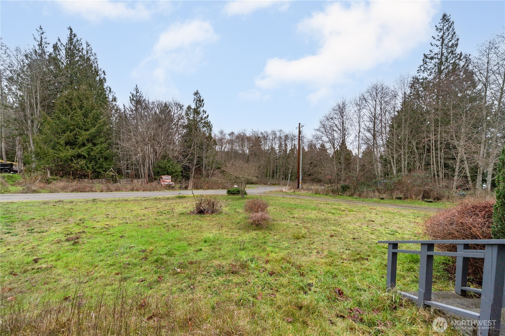 522 Frederick Street Port Townsend, WA 98368 - Photo 34 of 37 a view of a garden with trees