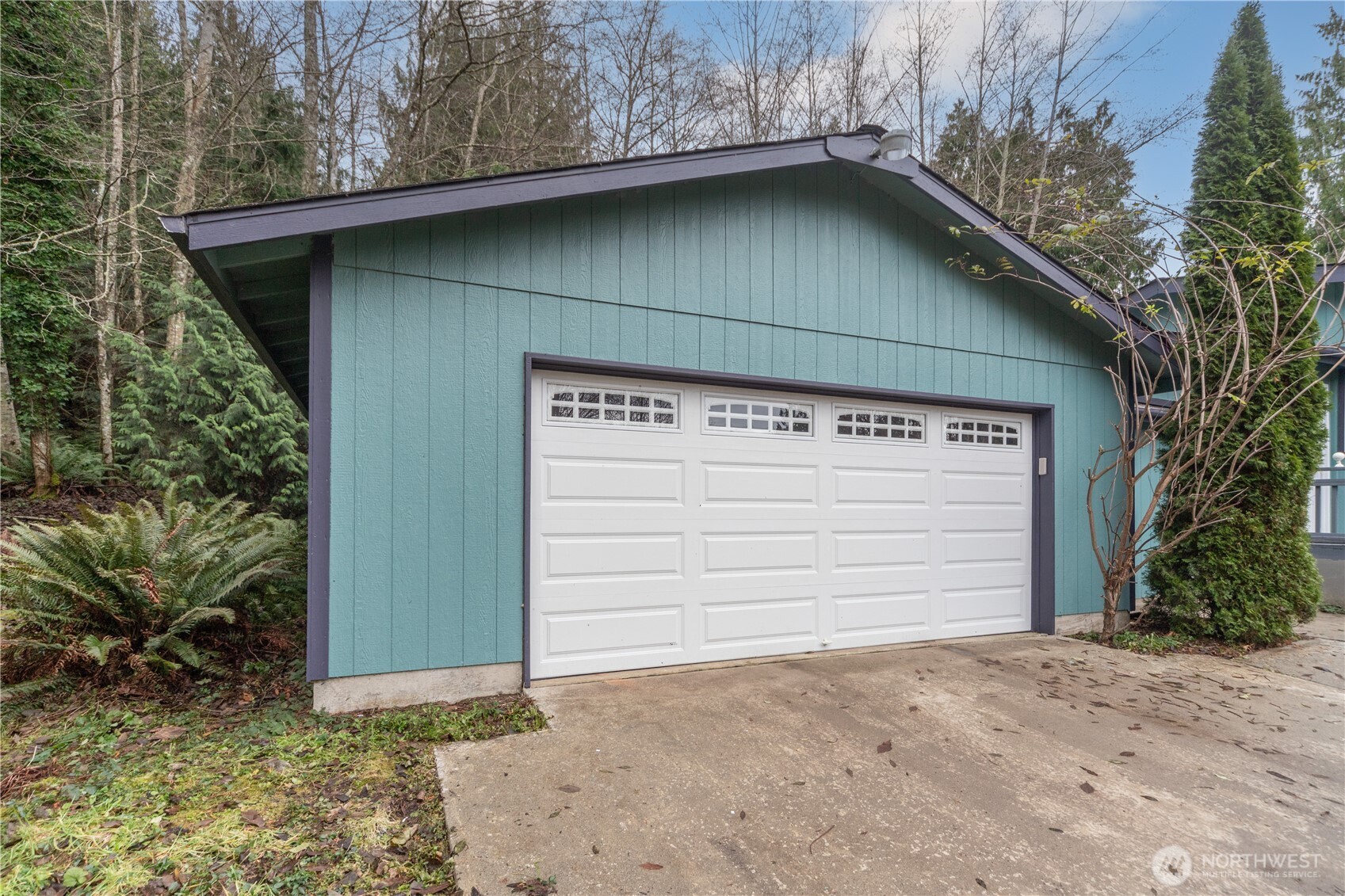 522 Frederick Street Port Townsend, WA 98368 - Photo 4 of 37 a front view of a house