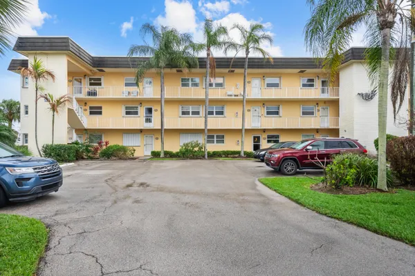$314,900 | 1351 Bayshore Drive, Unit 304, Fort Pierce, FL 34949