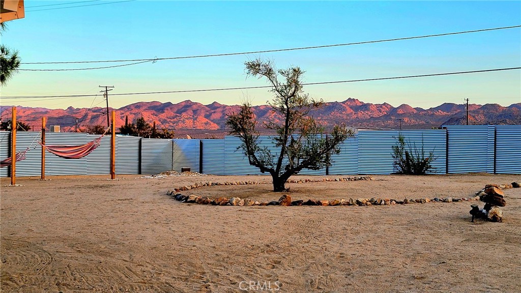 63543 Jadeite Street Joshua Tree, CA 92252 - Photo 6 of 38