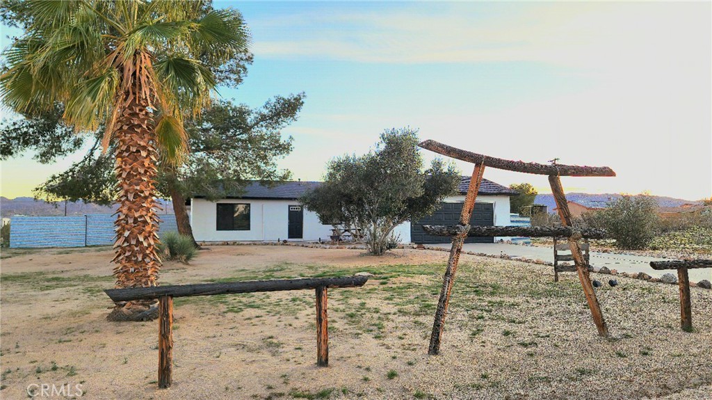 63543 Jadeite Street Joshua Tree, CA 92252 - Photo 8 of 38