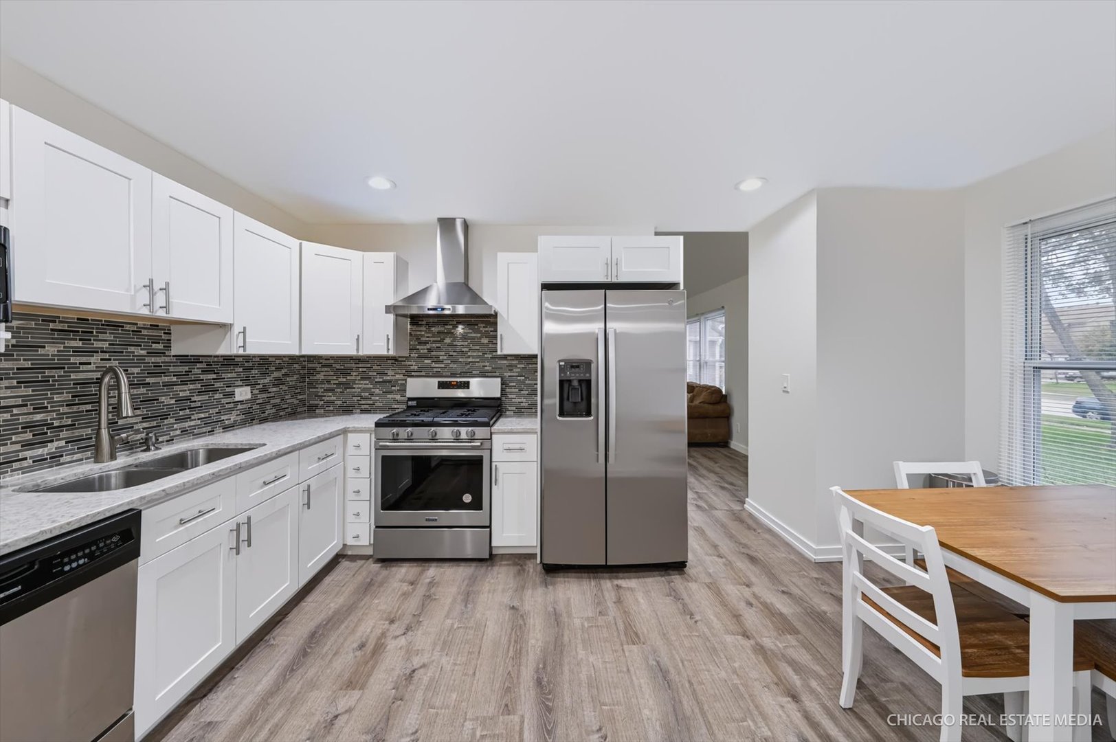 985 Ridgewood Lane Crystal Lake, IL 60014 - Photo 8 of 18 Gallery Image 8