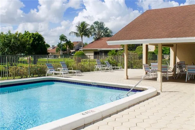 $3,000 | 6722 Canary Palm Circle, Boca Raton, FL 33433