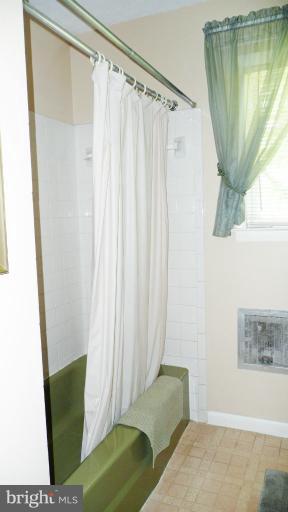 1106 Wickliffe Road Berryville, VA 22611 - Photo 2 of 26 Bath