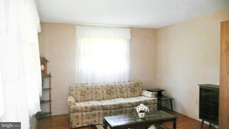 1106 Wickliffe Road Berryville, VA 22611 - Photo 9 of 26 Living Room