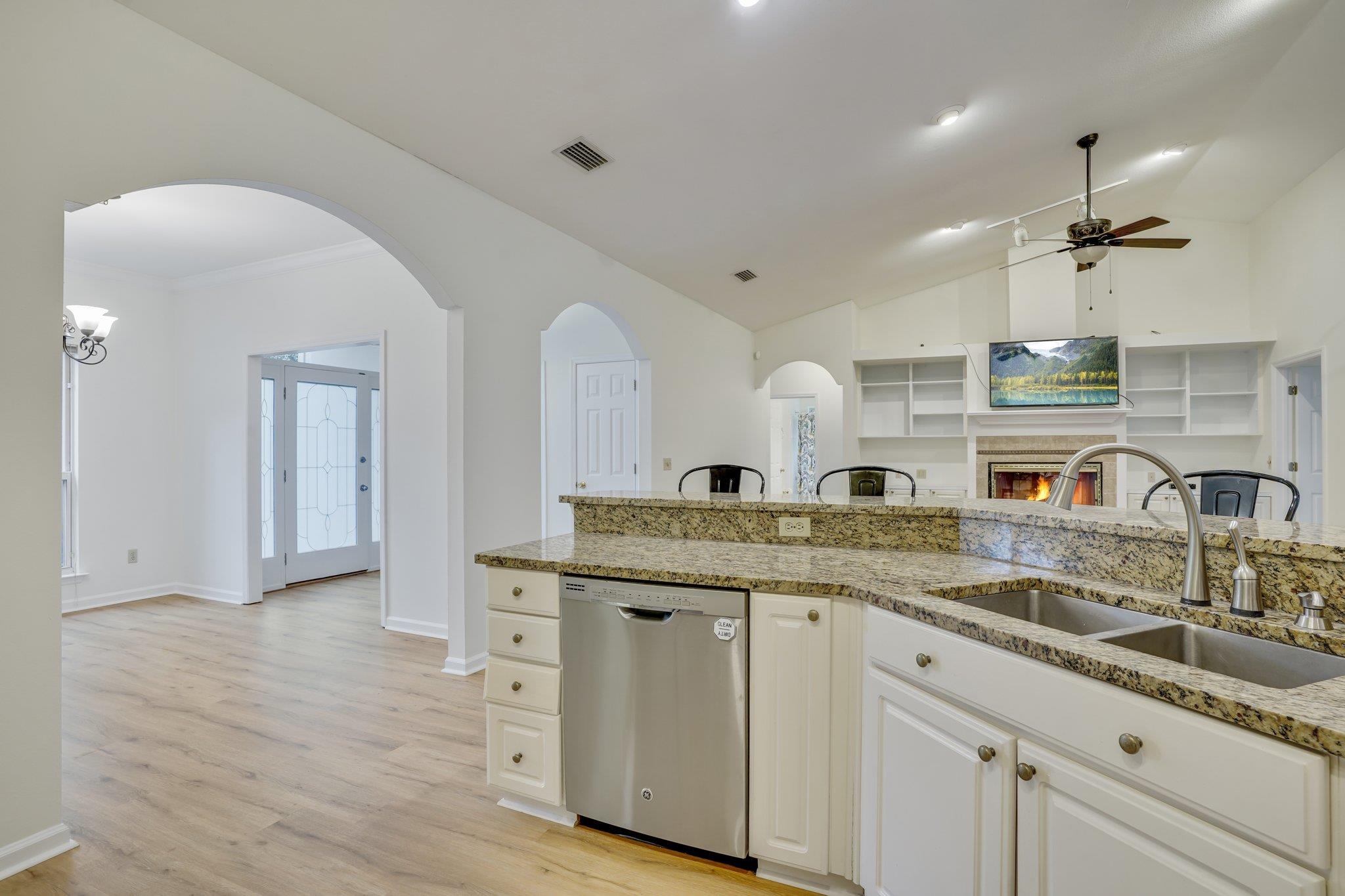 561 Rawls Road Tallahassee, FL 32312 - Photo 7 of 42 Gallery Image 7