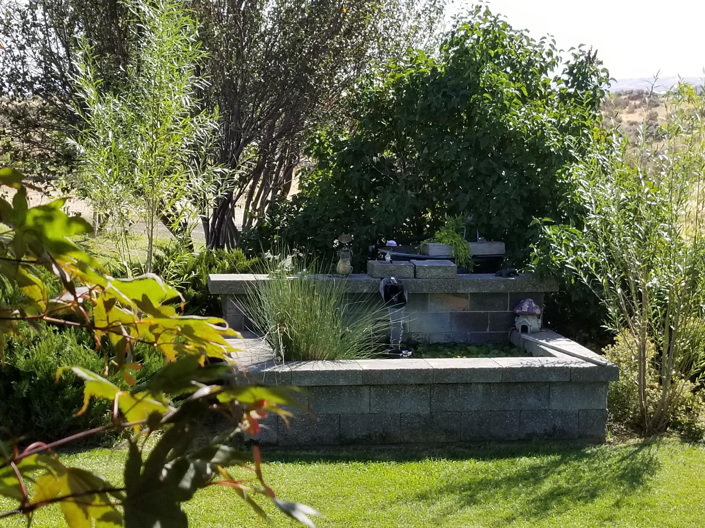 810 Red Tail Road Yakima, WA 98908 - Photo 5 of 42