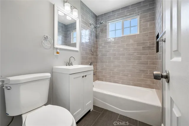 $2,900 | 5339 Oakland Street, Unit 1/4, Los Angeles, CA 90032