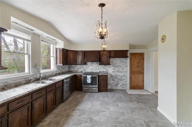 $260,000 | 203 South B Street, Bonne Terre, MO 63628