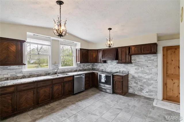 $260,000 | 203 South B Street, Bonne Terre, MO 63628