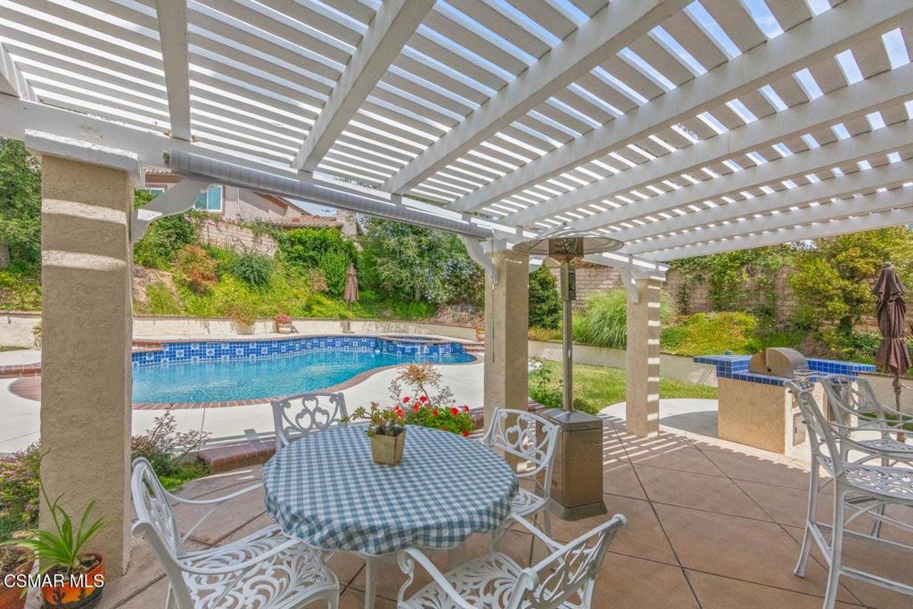 239 Chantilly Circle Simi Valley, CA 93065 - Photo 27 of 31