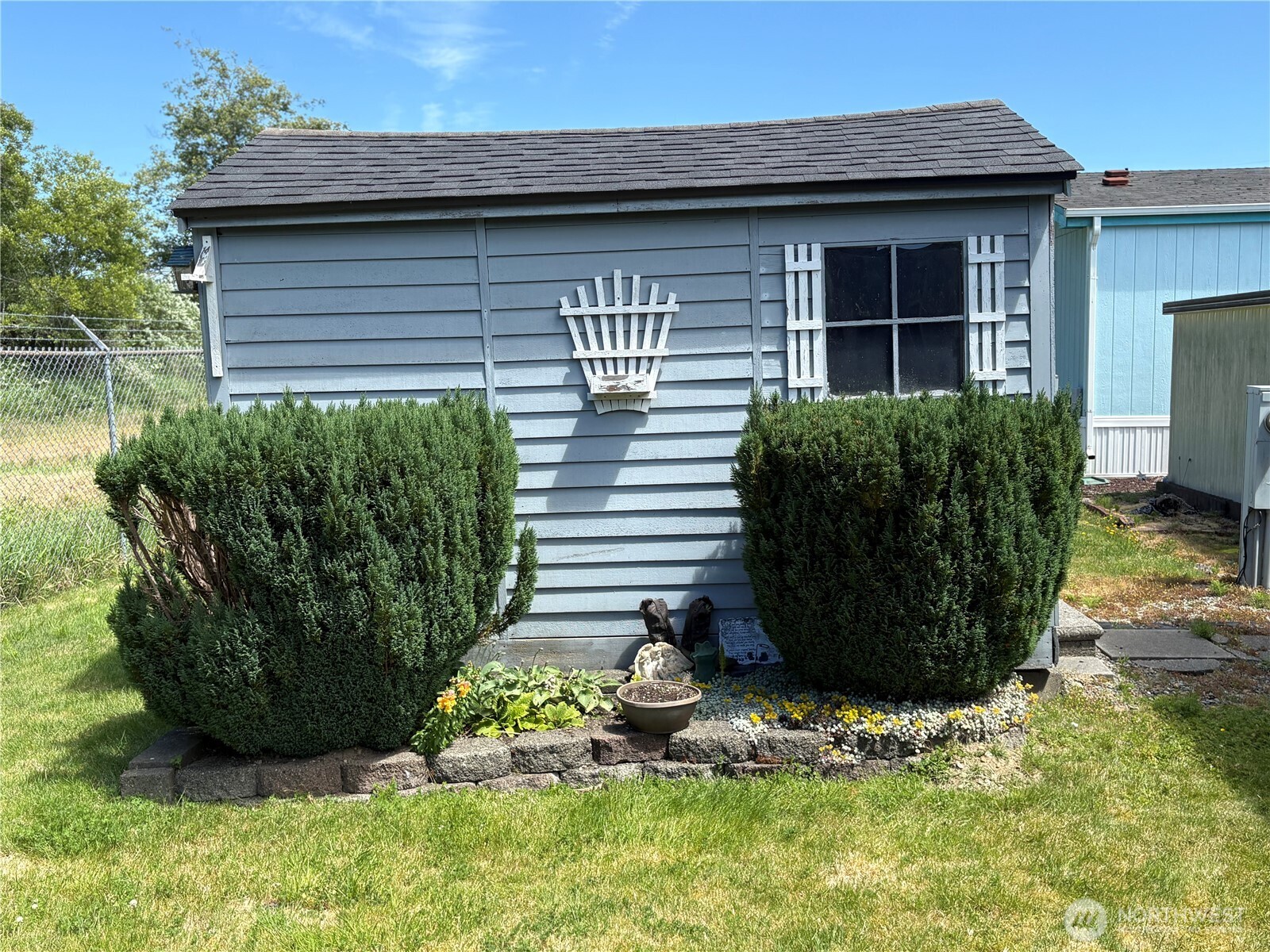 51 Meander Way Aberdeen, WA 98520 - Photo 16 of 22 a front view of a house