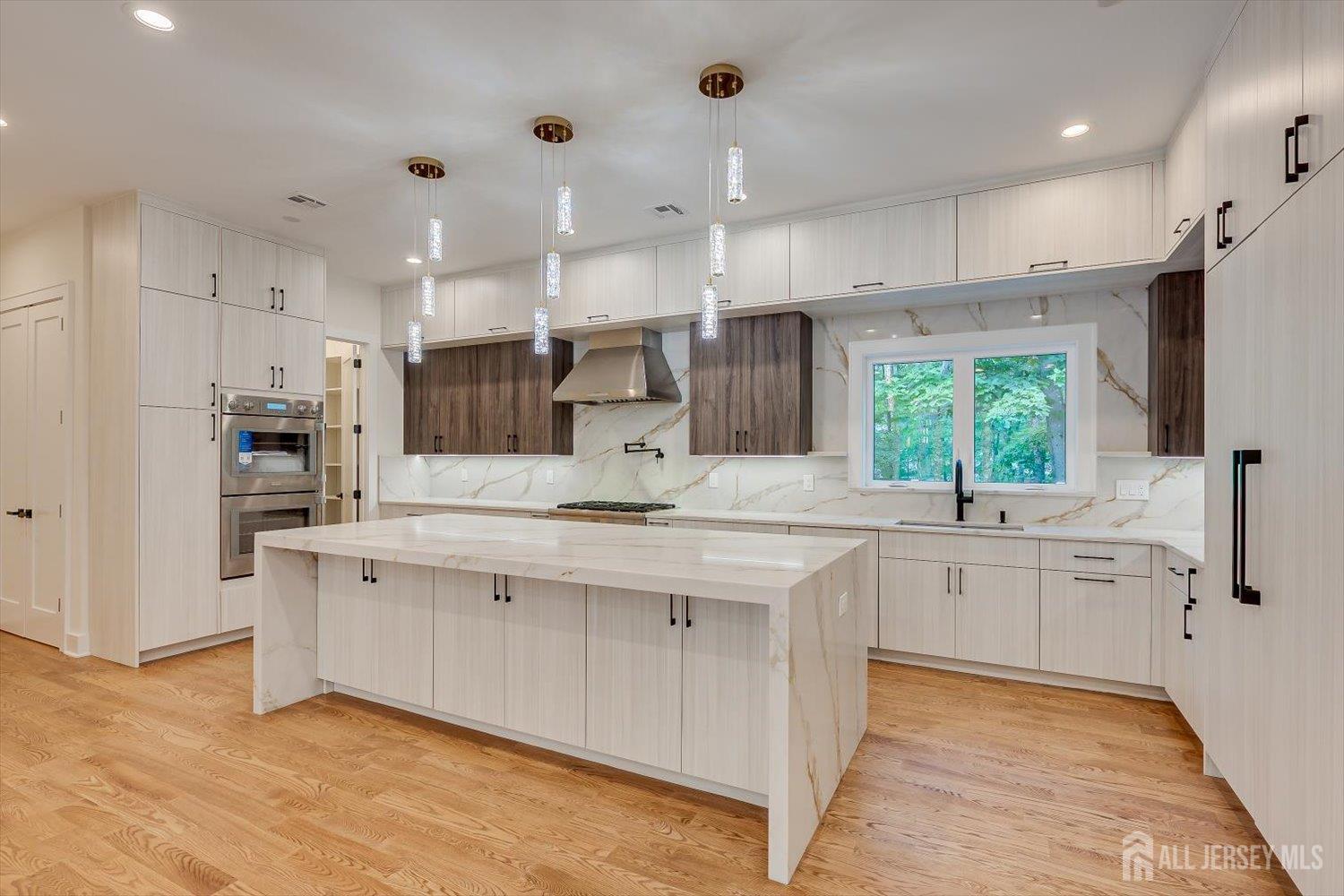67 Falcon Road Livingston, NJ 07039 - Photo 20 of 95 Gallery Image 20