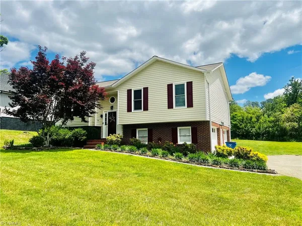 $320,000 | 2136 Elizabeth Drive, Mount Airy, NC 27030