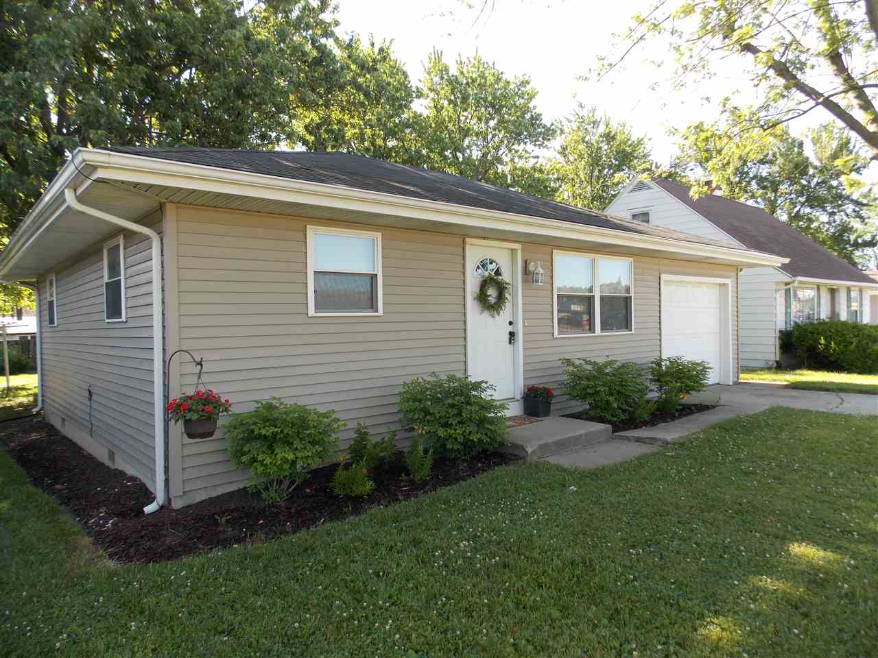 2428 Hobson Road Fort Wayne, IN 46805 - Photo 1 of 33
