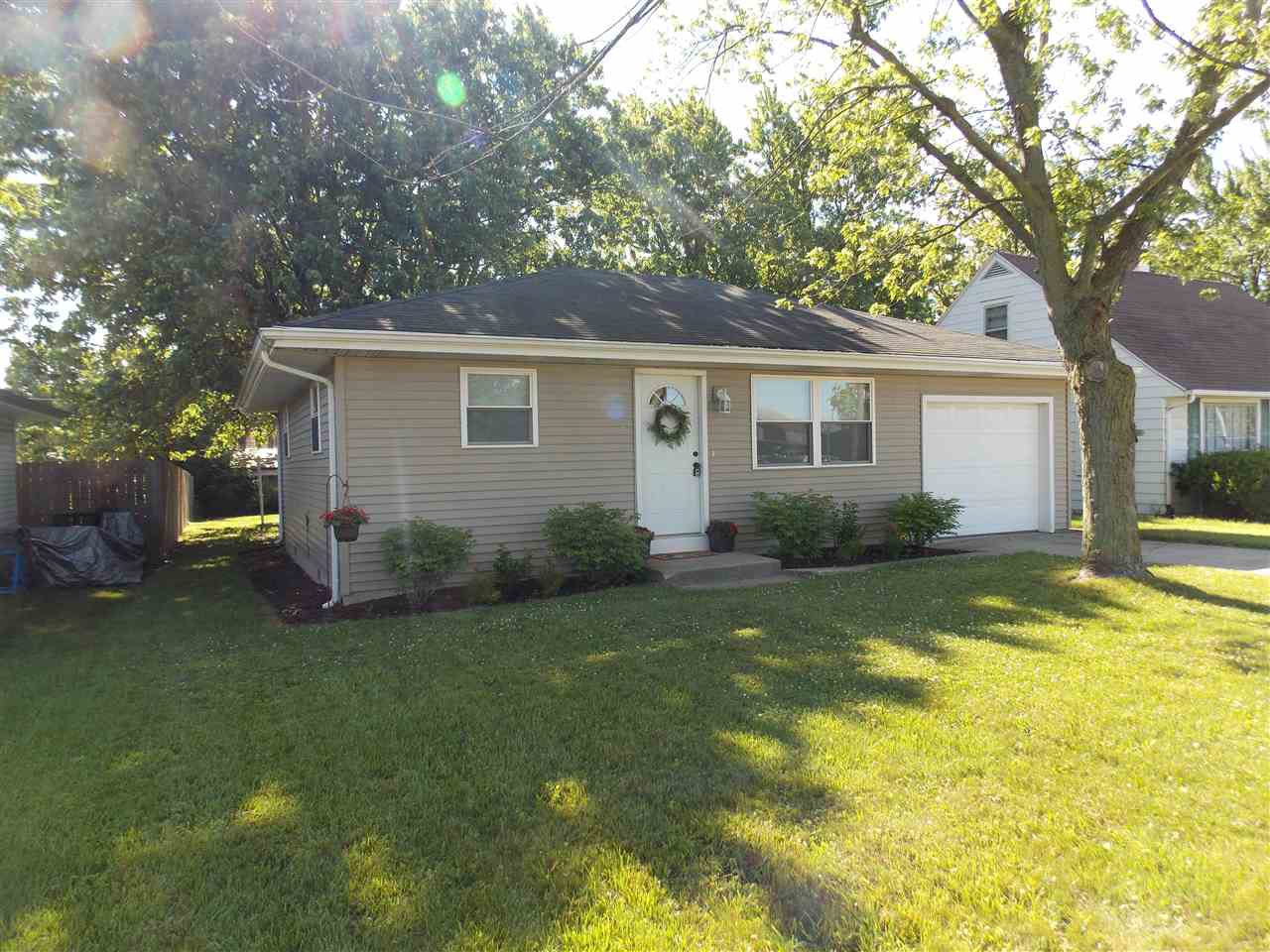 2428 Hobson Road Fort Wayne, IN 46805 - Photo 2 of 33