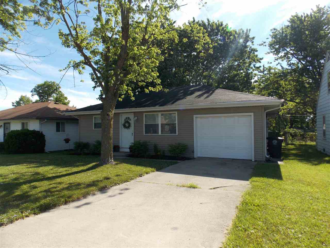 2428 Hobson Road Fort Wayne, IN 46805 - Photo 4 of 33