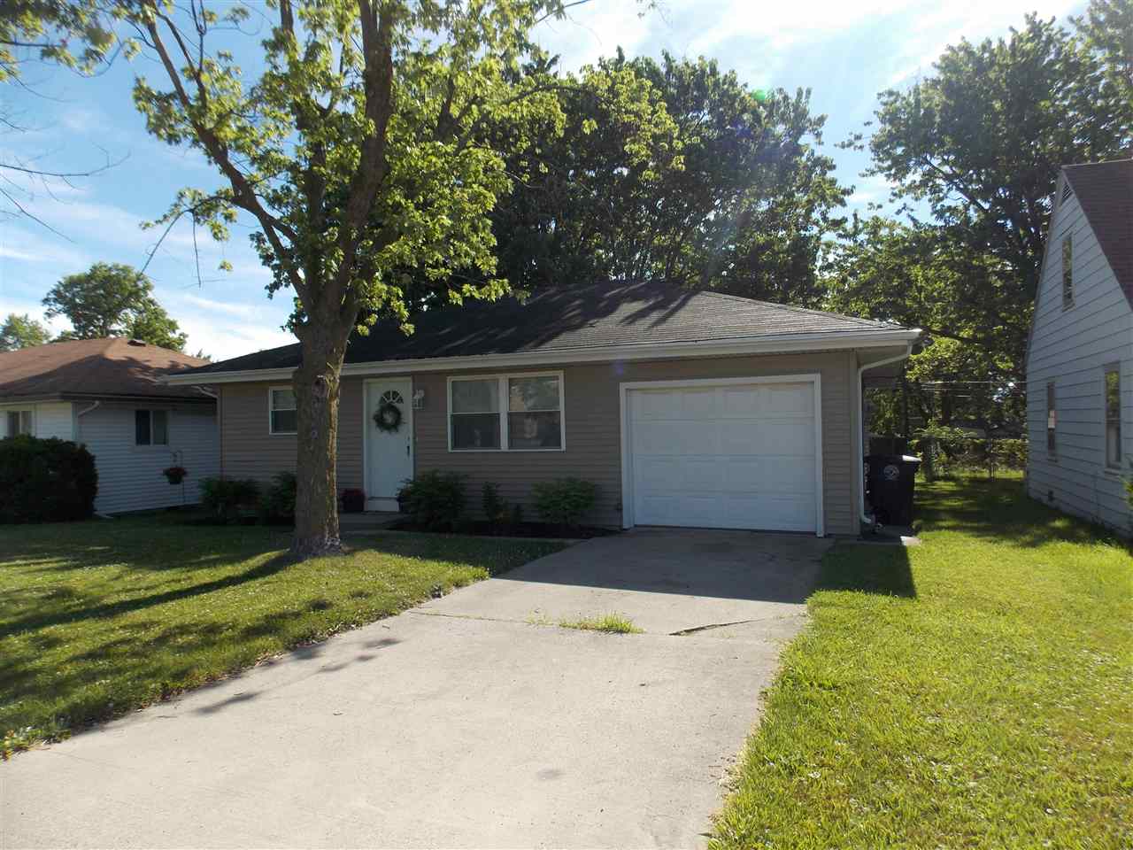 2428 Hobson Road Fort Wayne, IN 46805 - Photo 5 of 33