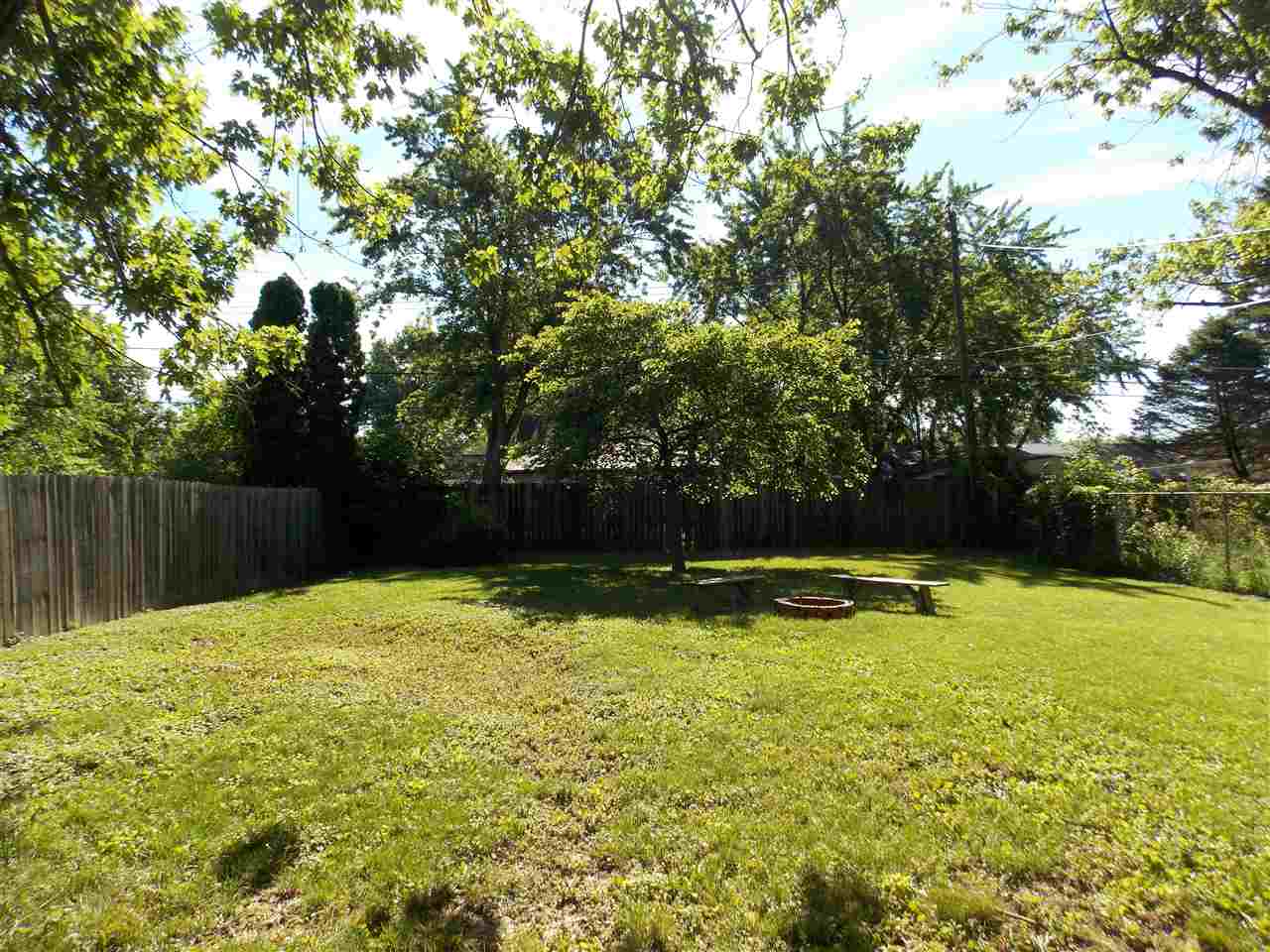 2428 Hobson Road Fort Wayne, IN 46805 - Photo 6 of 33