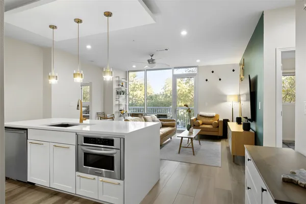 $689,000 | 1600 Barton Springs Road, Unit 4205, Austin, TX 78704