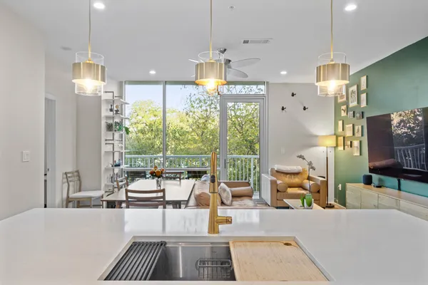 $689,000 | 1600 Barton Springs Road, Unit 4205, Austin, TX 78704
