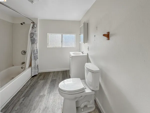$499,000 | 1653-1655 8th Street, Oakland, CA 94607