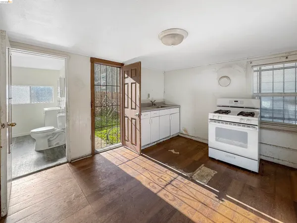 $499,000 | 1653-1655 8th Street, Oakland, CA 94607