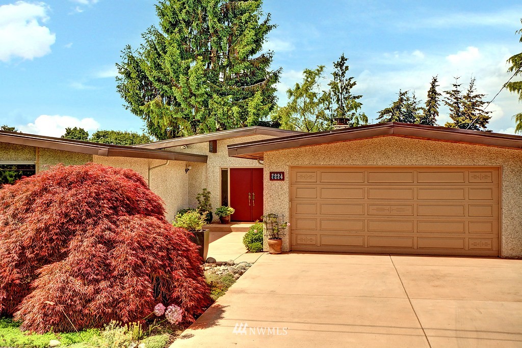 7224 South Rustic Road Seattle, WA 98178 - Photo 1 of 19 Gallery Image 1