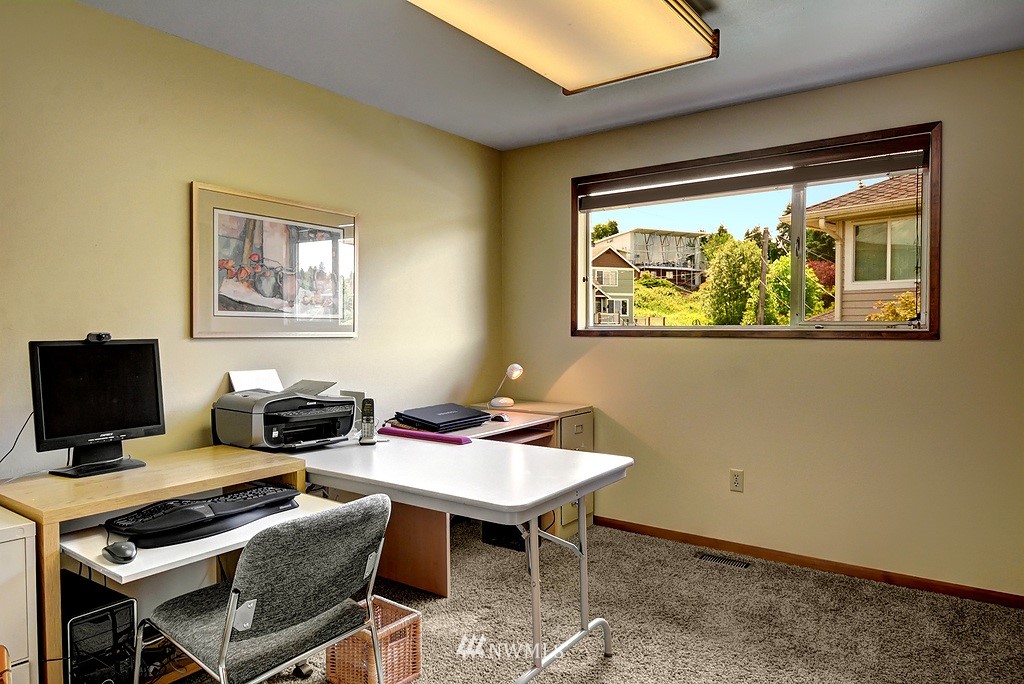 7224 South Rustic Road Seattle, WA 98178 - Photo 12 of 19 Gallery Image 12