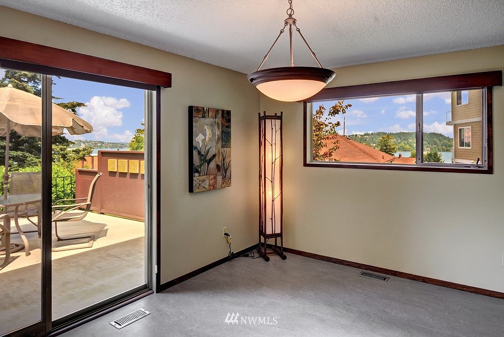 7224 South Rustic Road Seattle, WA 98178 - Photo 6 of 19 Gallery Image 6