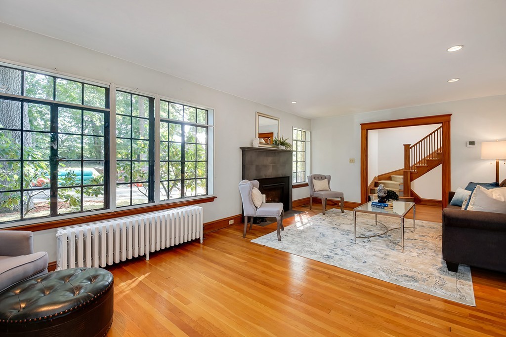 46 Arden Road Watertown, MA 02472 - Photo 3 of 28 Gallery Image 3